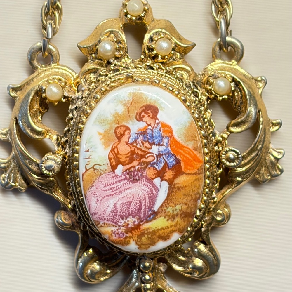 Necklace Gold Tone Faux Pearl Fragonard Courting Couple Victorian Style 24 In - Picture 4 of 14